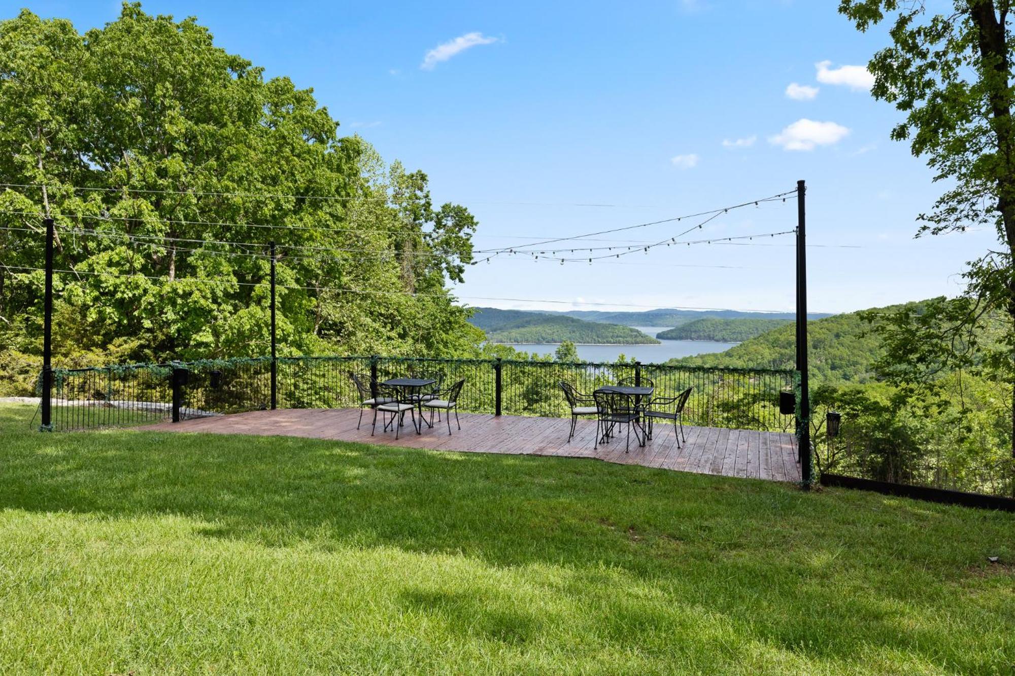 Roadrunner Inn And Log Cabins Eureka Springs Exterior photo